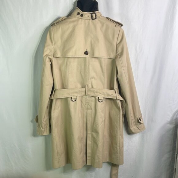 Banana republic classic tan trenchcoat - Picture 5 of 10